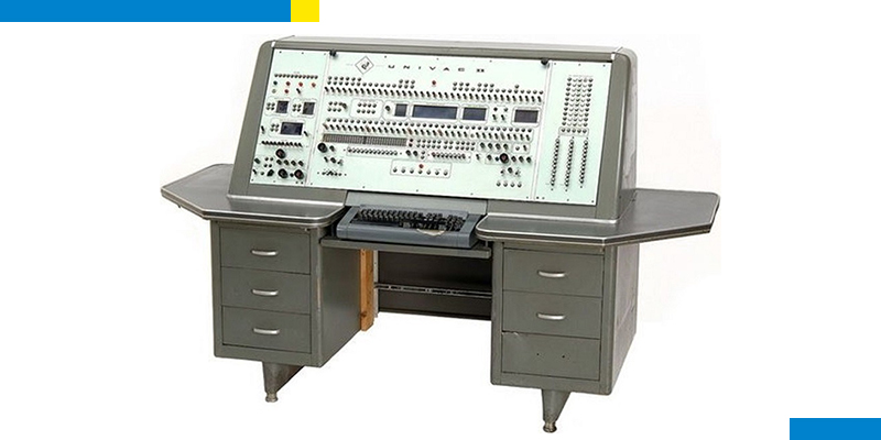 Mesa de computador vintage com teclado e mesa de pedestal duplo